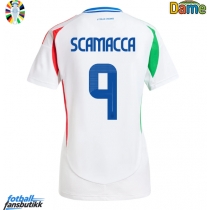 Italia Gianluca Scamacca #9 Bortedrakt Dame EM 2024 Kortermet